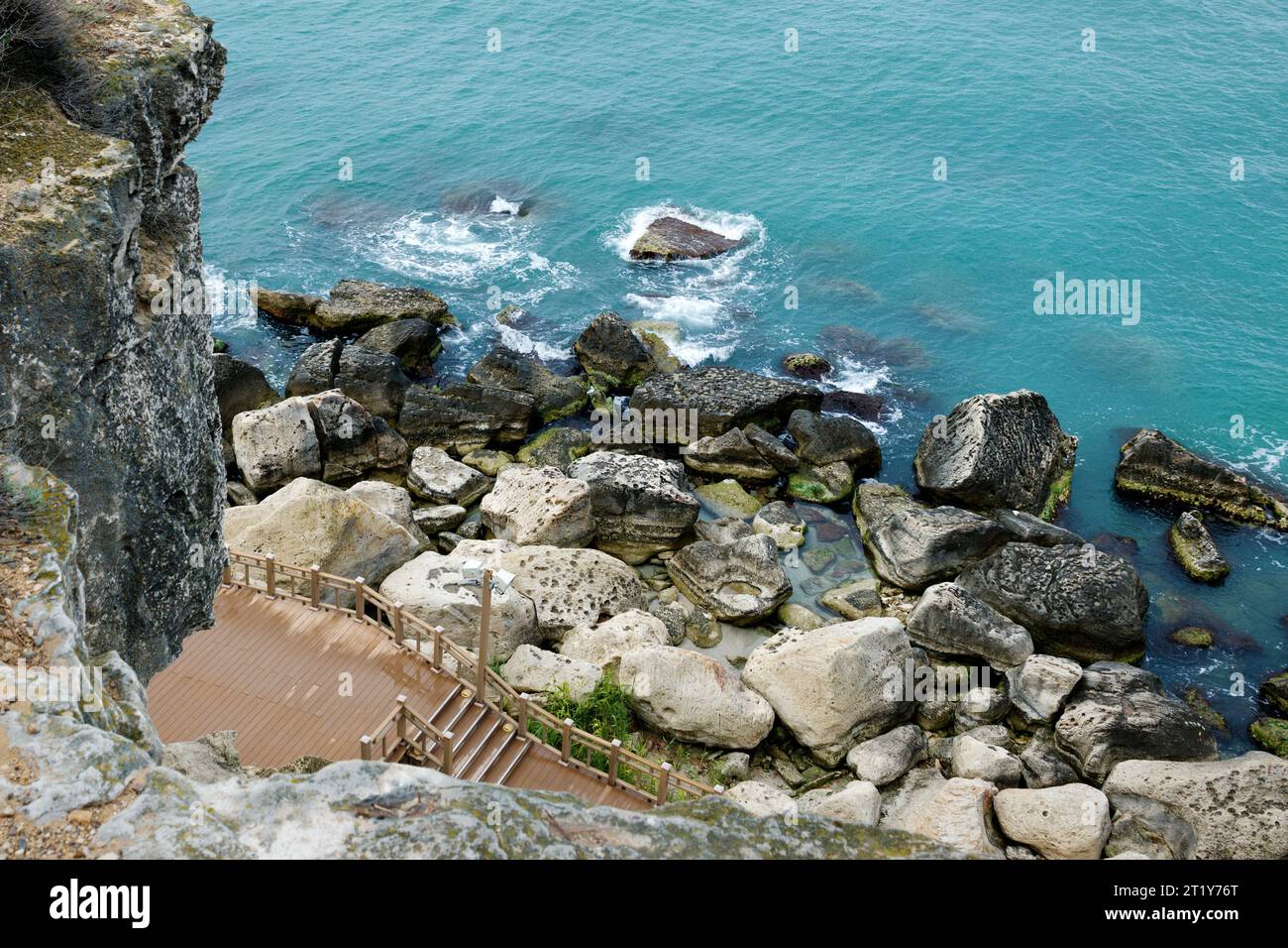 Costa del Mar Caspio. Rock Trail. Kazakistan. 11 maggio 2022 anno. Foto Stock