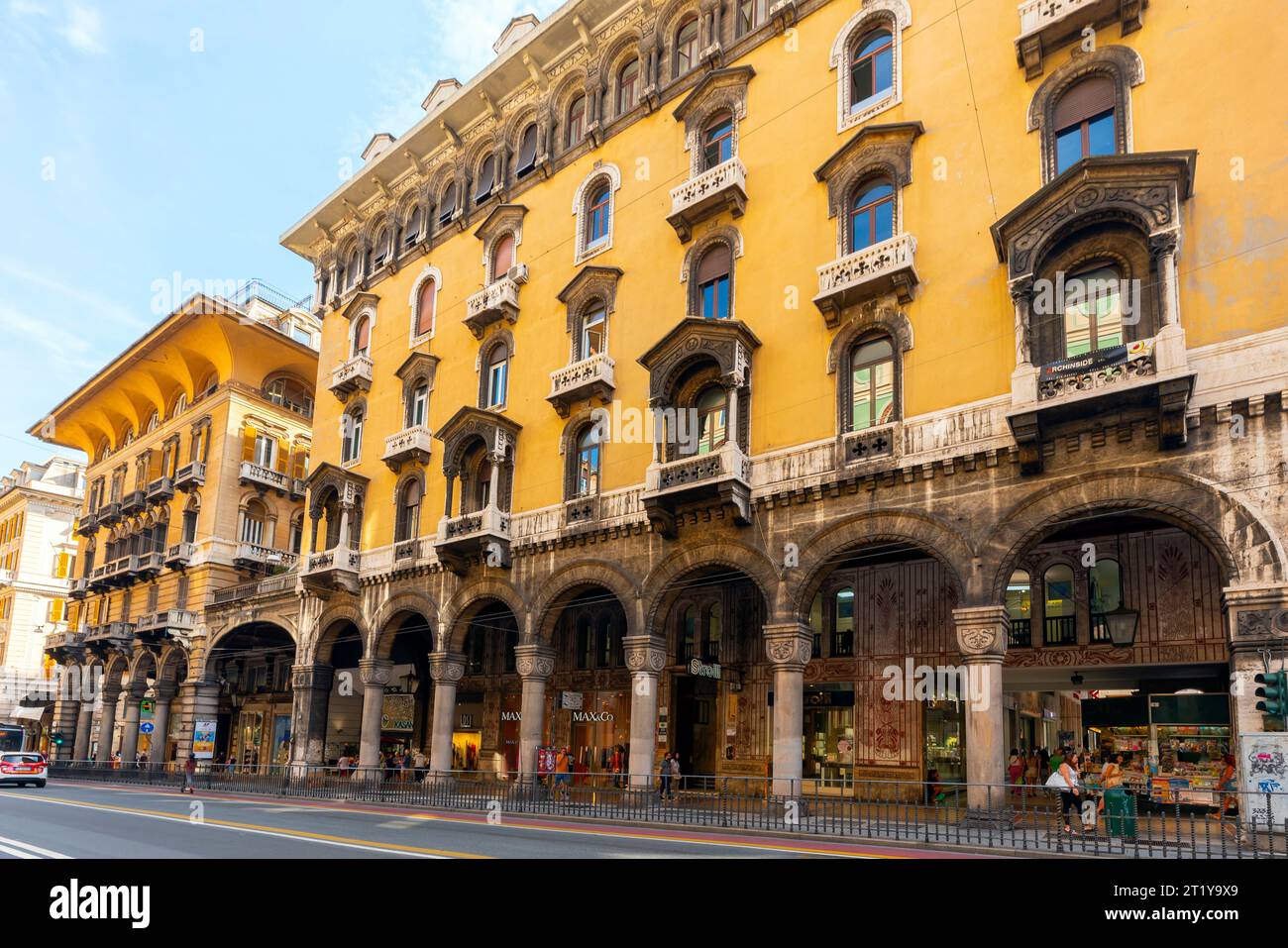 Edificio di lusso sul lato sud di via XX settembre (226 via XX settembre), centro di Genova, Italia. Foto Stock