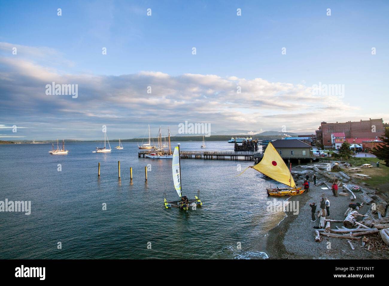 Le barche sono pronte prima dell'inizio della gara per l'Alaska, una gara di barche non motorizzate di 750 km circa da Port Townsend, Washington, a Ketchikan, Alaska. Foto Stock