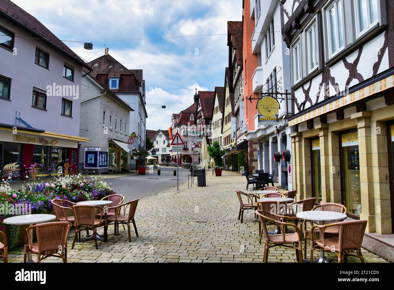 Un moderno caffè all'aperto a Nagold, Baden-Wuerttemberg, Germania Foto Stock