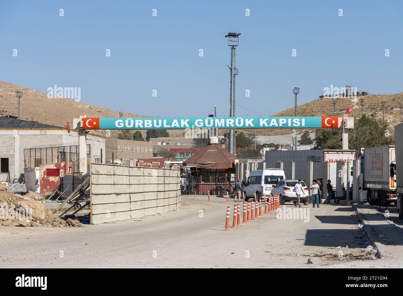 Dogubayazit, Turchia - 14 agosto 2023: Porta di confine terrestre della Turchia per l'Iran. Confine con Gurbulak Foto Stock