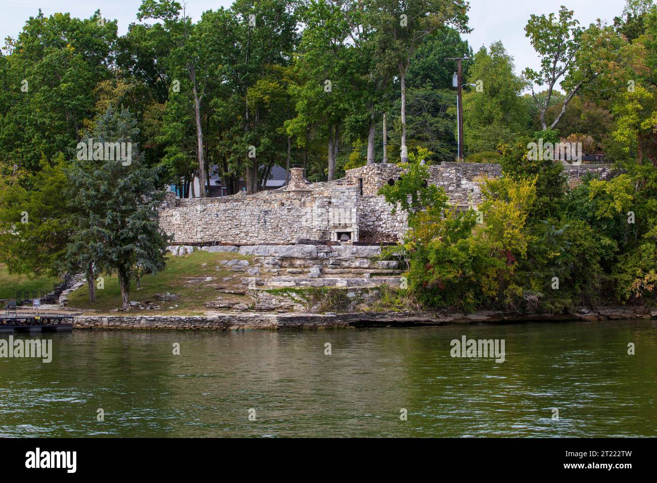 Ex casa di Johnny Cash sul lago Old Hickory, Cumberland River, Hendersonville, Tennessee. La casa fu bruciata al suolo nel 2007. Foto Stock