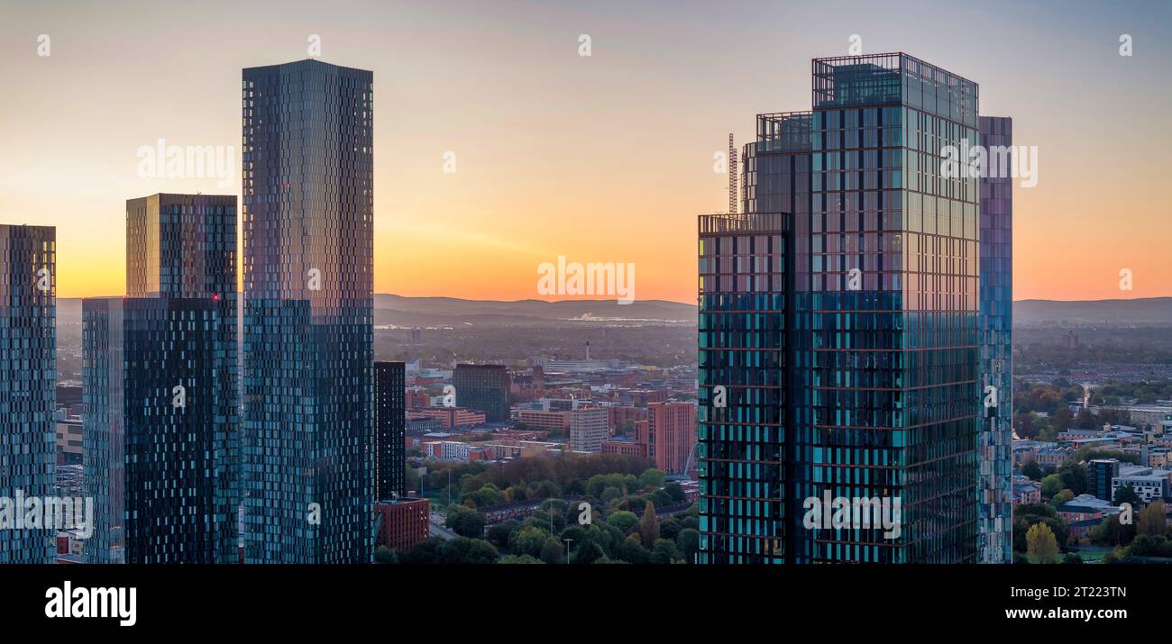 Skyline di Manchester la mattina presto Foto Stock