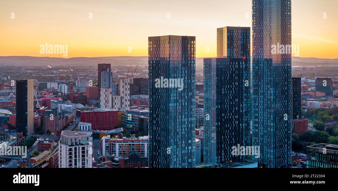 Skyline di Manchester la mattina presto Foto Stock