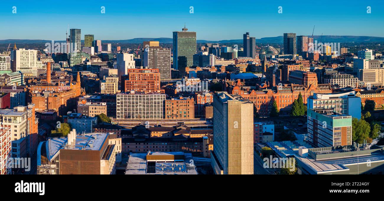 Skyline di Manchester la mattina presto Foto Stock