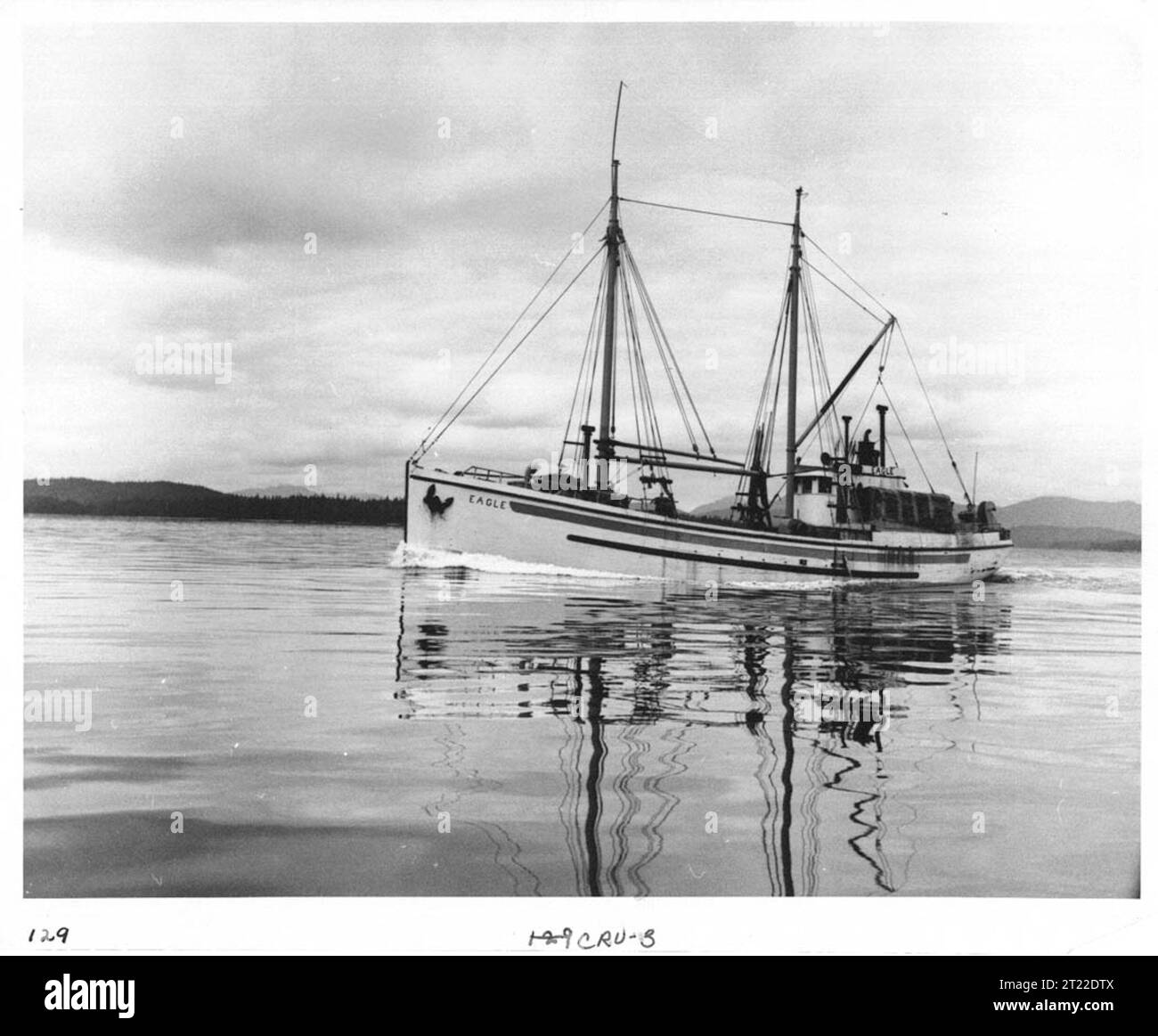 Nave da pesca con ippoglosso proveniente dal mare. Soggetti: Sud-est dell'Alaska; industrie; pesca commerciale; ARLIS; Alaska. Foto Stock