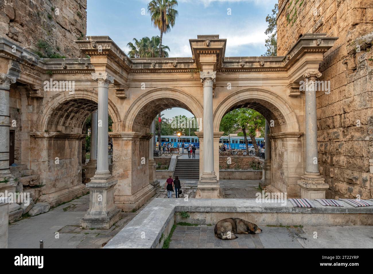 Vista posteriore della porta di Adriano ad Antalya, Turchia Foto Stock