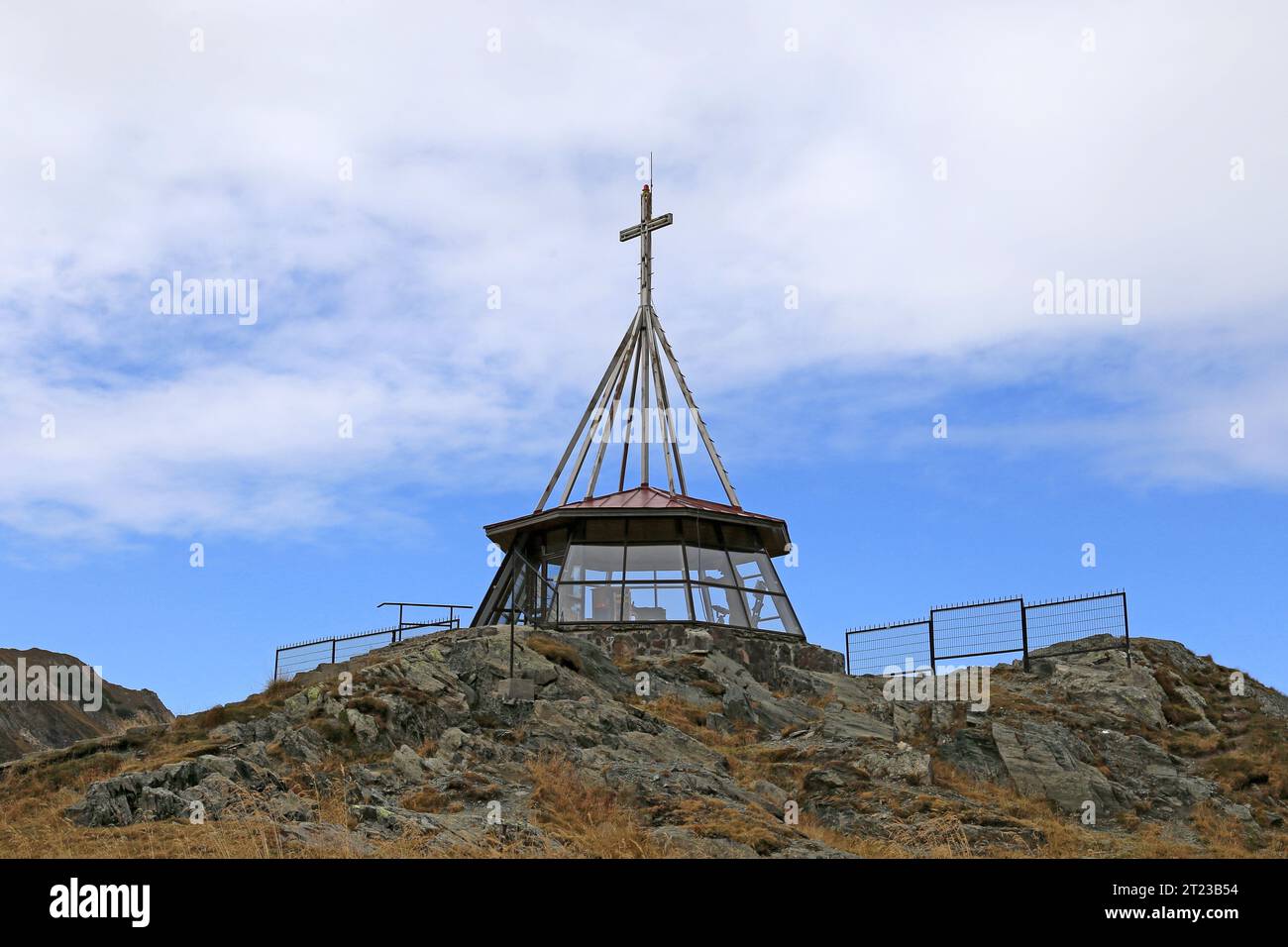 Belvedere sul lago Bâlea, autostrada Transfăgărăşan, contea di Sibiu, montagne Făgărăş, Carpazi meridionali, Transilvania, Romania, Europa Foto Stock