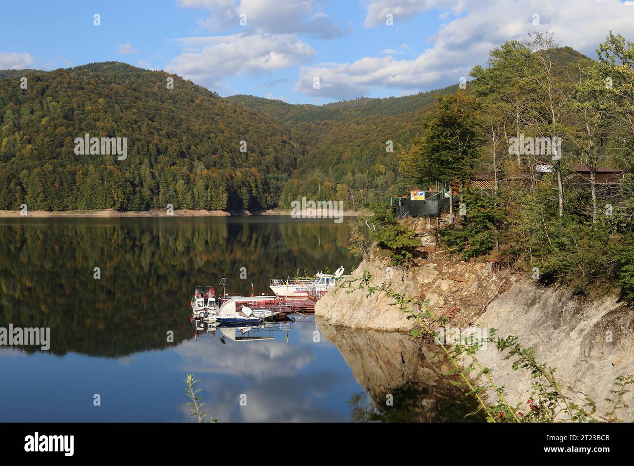 Lago Vidraru, autostrada Transfăgărăşan, contea di Argeș, monti Făgărăş, Carpazi meridionali, Transilvania, Romania, Europa Foto Stock