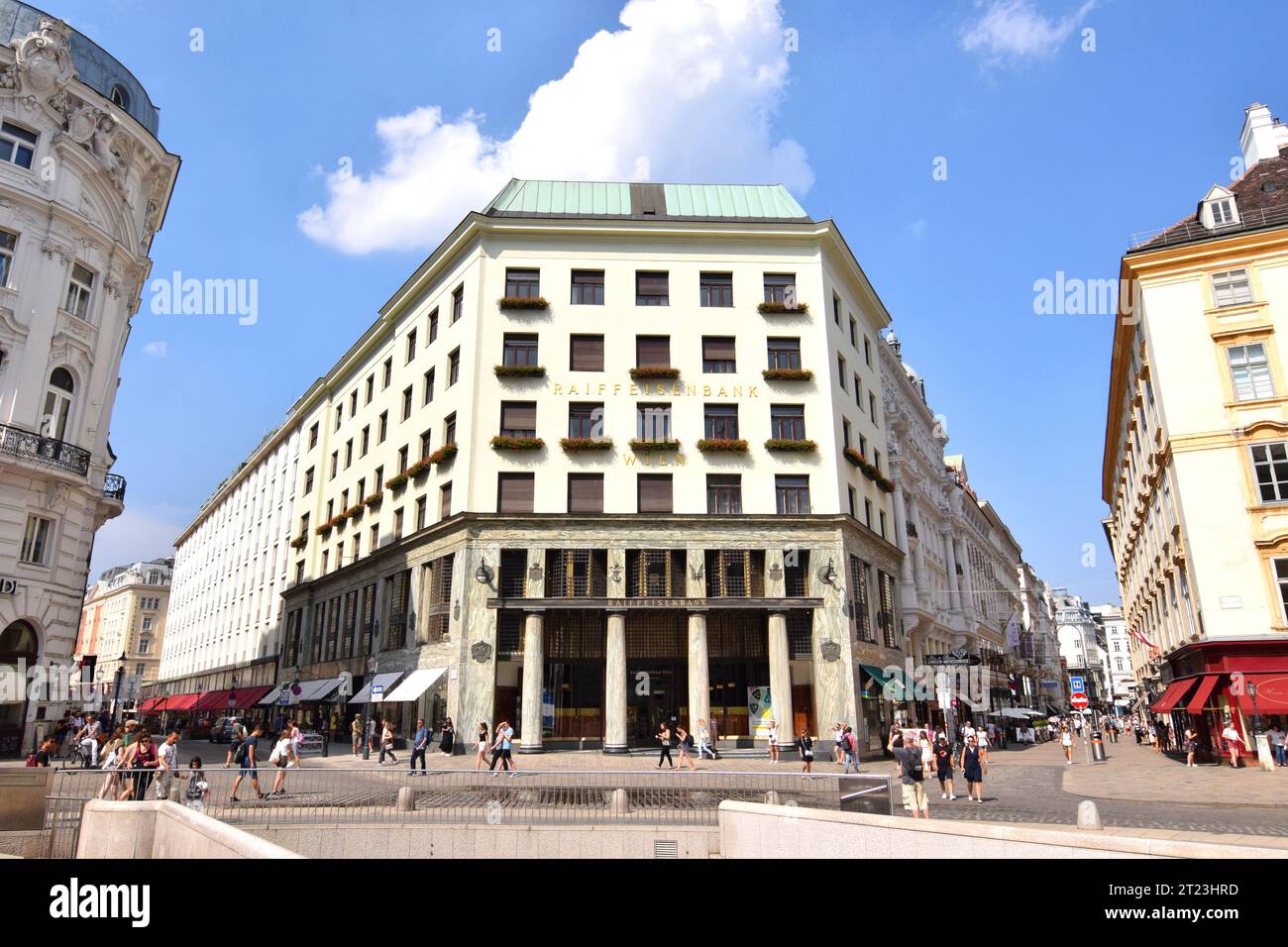 VIENNA, AUSTRIA - 8 AGOSTO 2018: "Looshaus" a Michaelerplatz. Progettato dall'architetto austriaco Adolf Loos nel 1909. Esempio di modernismo viennese. Foto Stock