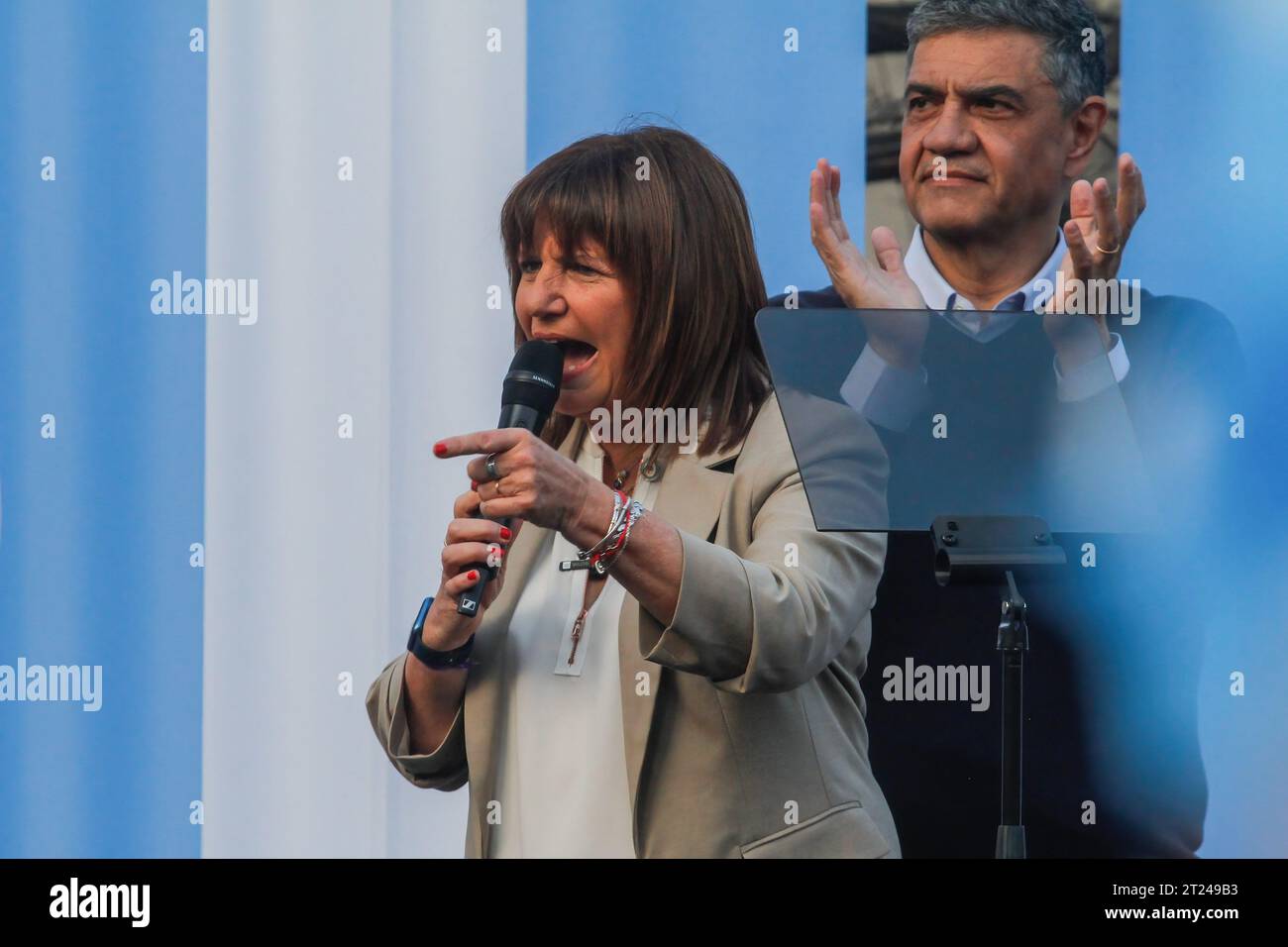 Barrancas De Belgrano, Argentina. 16 ottobre 2023. Patricia Bullrich parla durante la prima cerimonia di chiusura della sua campagna per le prossime elezioni presidenziali argentine. Prima chiusura della campagna di Patricia Bullrich in vista delle elezioni presidenziali argentine del 22 ottobre 2023. (Foto di Cristobal Basaure Araya/SOPA Images/Sipa USA) credito: SIPA USA/Alamy Live News Foto Stock