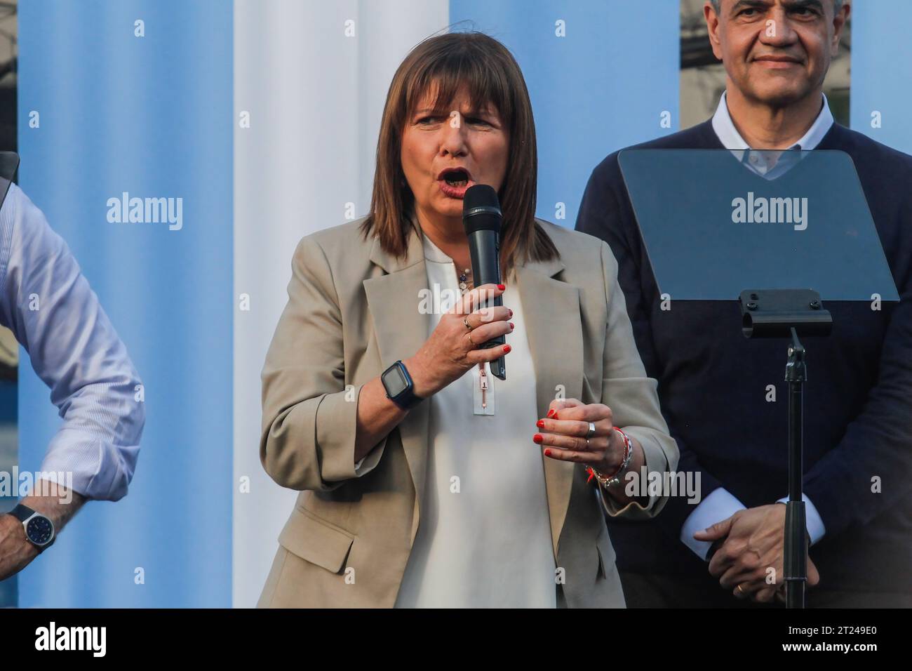 Barrancas De Belgrano, Argentina. 16 ottobre 2023. Patricia Bullrich parla durante la prima cerimonia di chiusura della sua campagna per le prossime elezioni presidenziali argentine. Prima chiusura della campagna di Patricia Bullrich in vista delle elezioni presidenziali argentine del 22 ottobre 2023. (Foto di Cristobal Basaure Araya/SOPA Images/Sipa USA) credito: SIPA USA/Alamy Live News Foto Stock