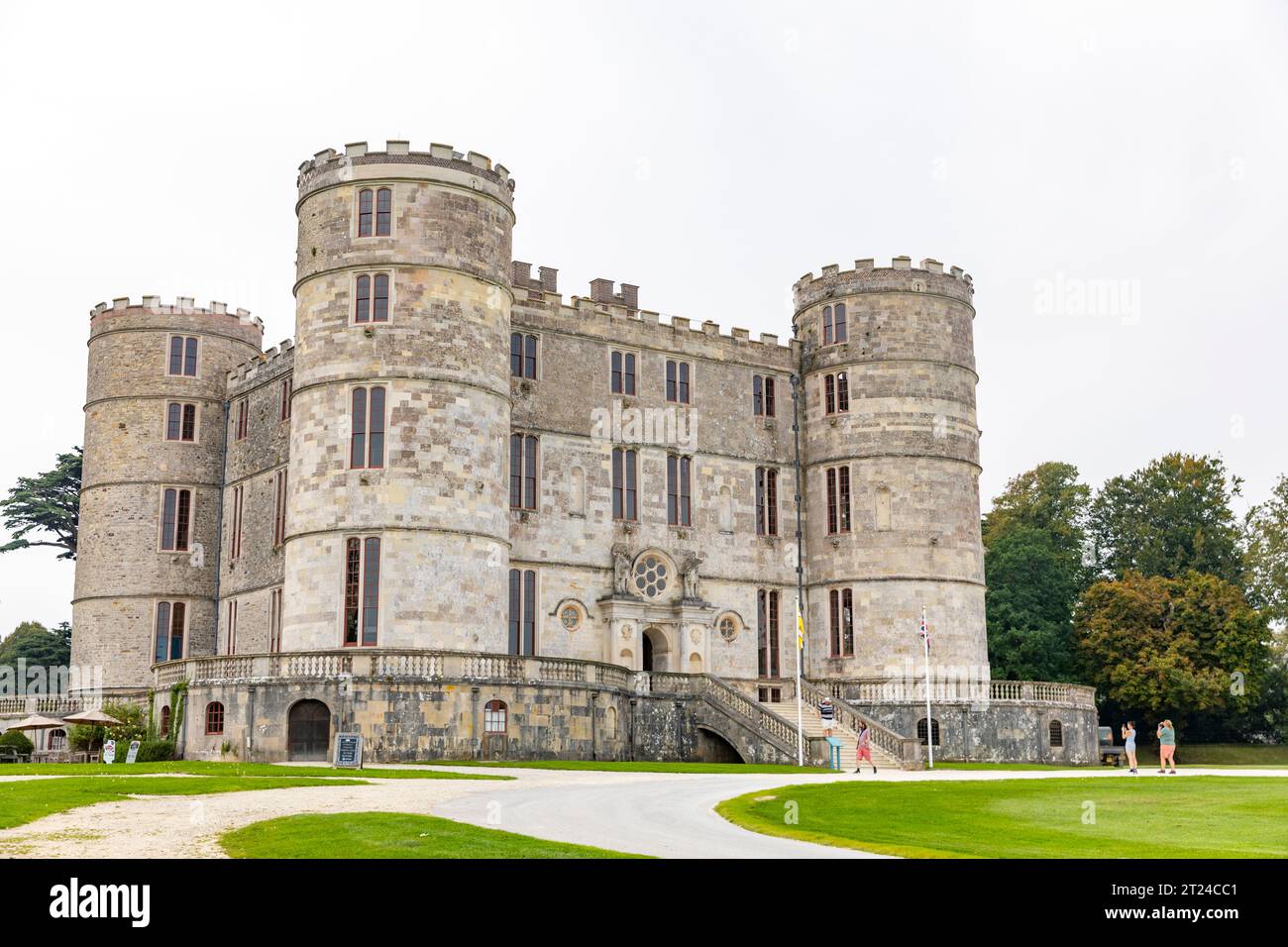 Castello di Lulworth nella parte orientale di lulworth Dorset, una fortezza in stile chalet di caccia del XVII secolo, patrimonio storico di grado 1, Inghilterra, Regno Unito, 2023 Foto Stock