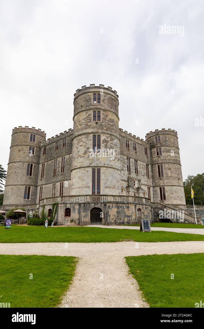 Castello di Lulworth nella parte orientale di lulworth Dorset, una fortezza in stile chalet di caccia del XVII secolo, patrimonio storico di grado 1, Inghilterra, Regno Unito, 2023 Foto Stock