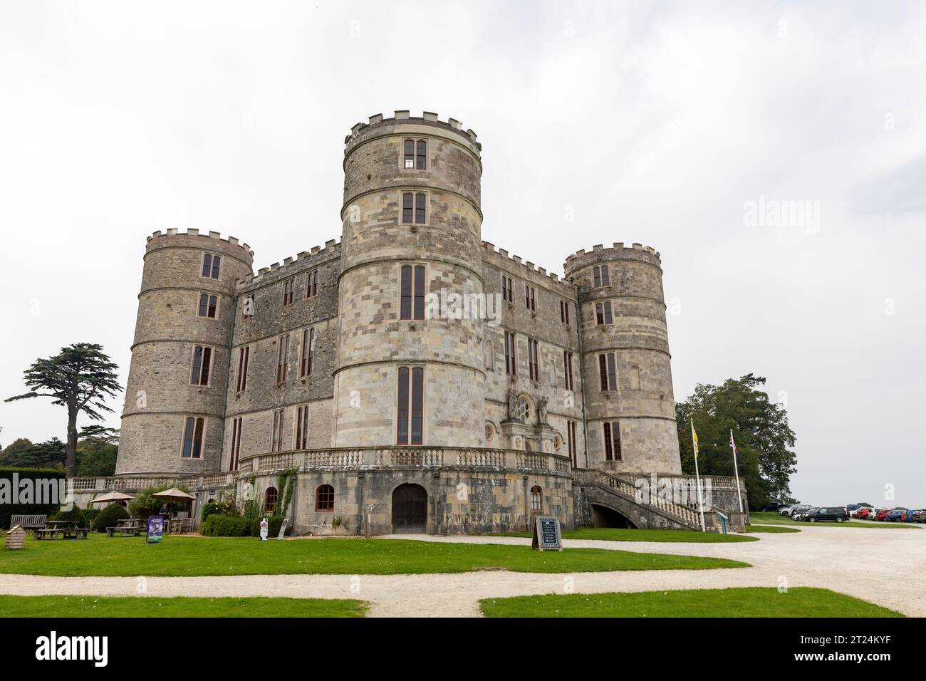 Castello di Lulworth nella parte orientale di lulworth Dorset, una fortezza in stile chalet di caccia del XVII secolo, patrimonio storico di grado 1, Inghilterra, Regno Unito, 2023 Foto Stock