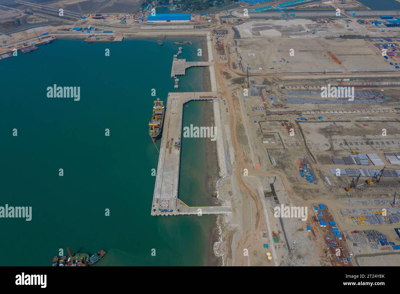 Il porto di Matarbari, in costruzione, è un porto di mare profondo a Matarbari, nel Maheshkhali Upazila del distretto di Bazar di Cox, Bangladesh. Foto Stock