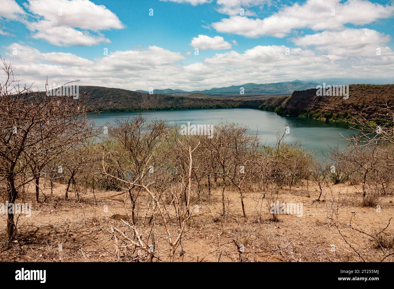 Una vista panoramica del lago Chala al confine con il Kenya e la Tanzania Foto Stock