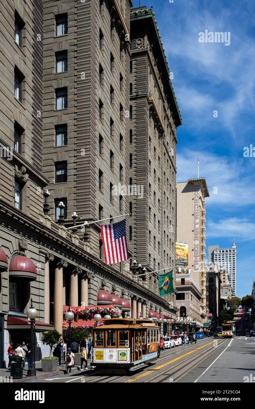 San Francisco, USA - 21 aprile 2023: The Westin St Francis, storico hotel di lusso situato in Powell e Geary Street su Union Square Foto Stock