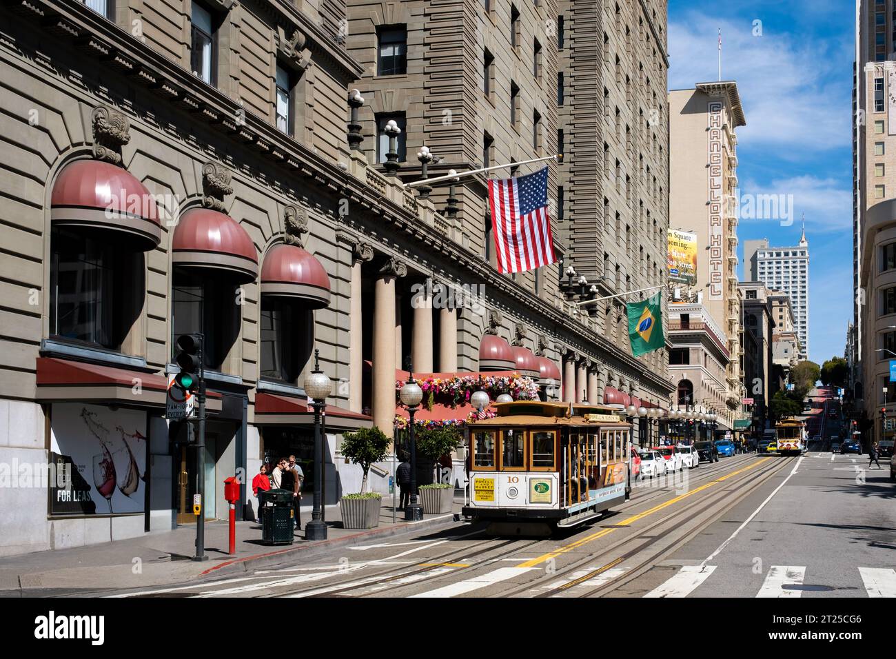 San Francisco, USA - 21 aprile 2023: The Westin St Francis, storico hotel di lusso situato in Powell e Geary Street su Union Square Foto Stock