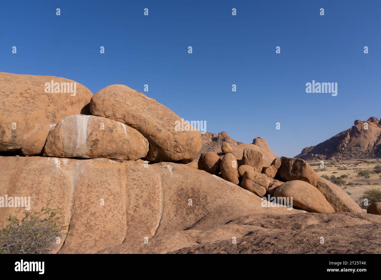 Lo Spitzkoppe (noto anche come Spitzkop, Groot Spitzkop o il Cervino della Namibia) è un gruppo di picchi di granito calvo o inselberg situati tra Usakos An Foto Stock