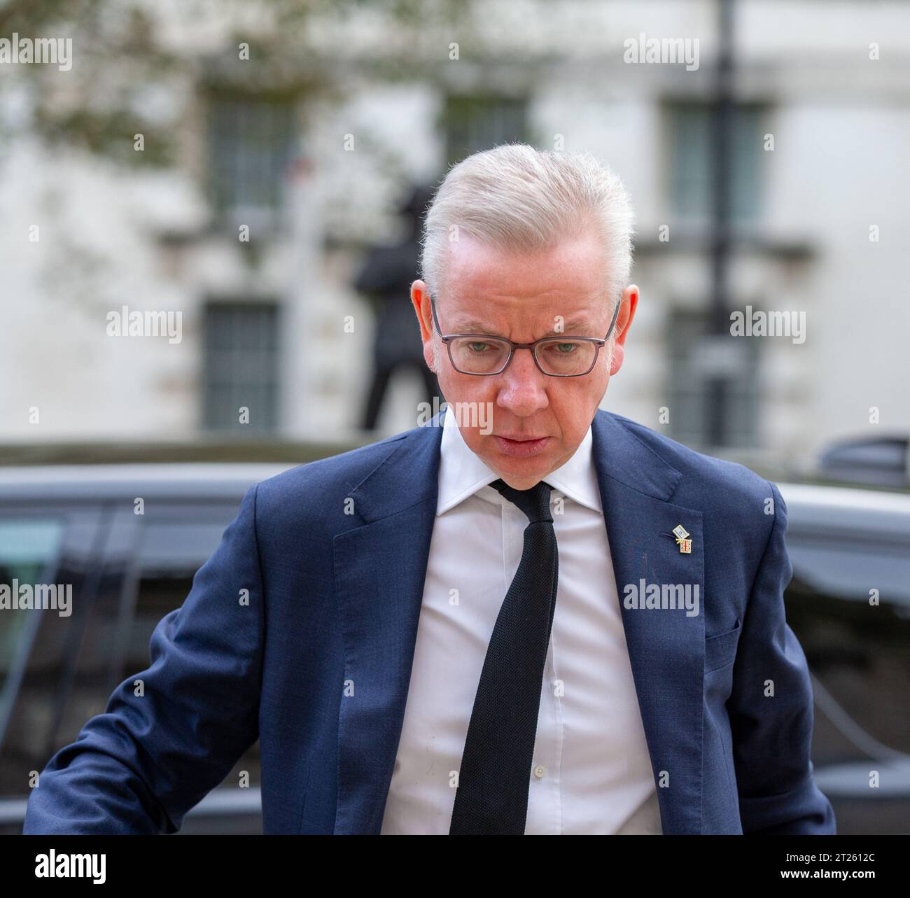 Londra, Regno Unito. 17 ottobre 2023. Michael Gove Segretario di Stato per il livellamento, gli alloggi e le comunità e Ministro per le relazioni intergovernative presso l'Ufficio del Gabinetto credito: Richard Lincoln/Alamy Live News Foto Stock