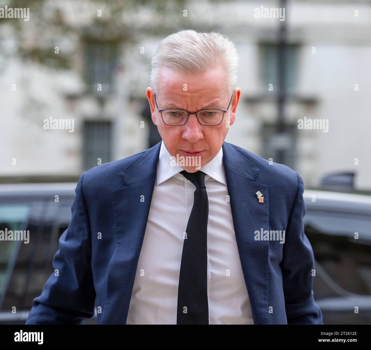 Londra, Regno Unito. 17 ottobre 2023. Michael Gove Segretario di Stato per il livellamento, gli alloggi e le comunità e Ministro per le relazioni intergovernative presso l'Ufficio del Gabinetto credito: Richard Lincoln/Alamy Live News Foto Stock
