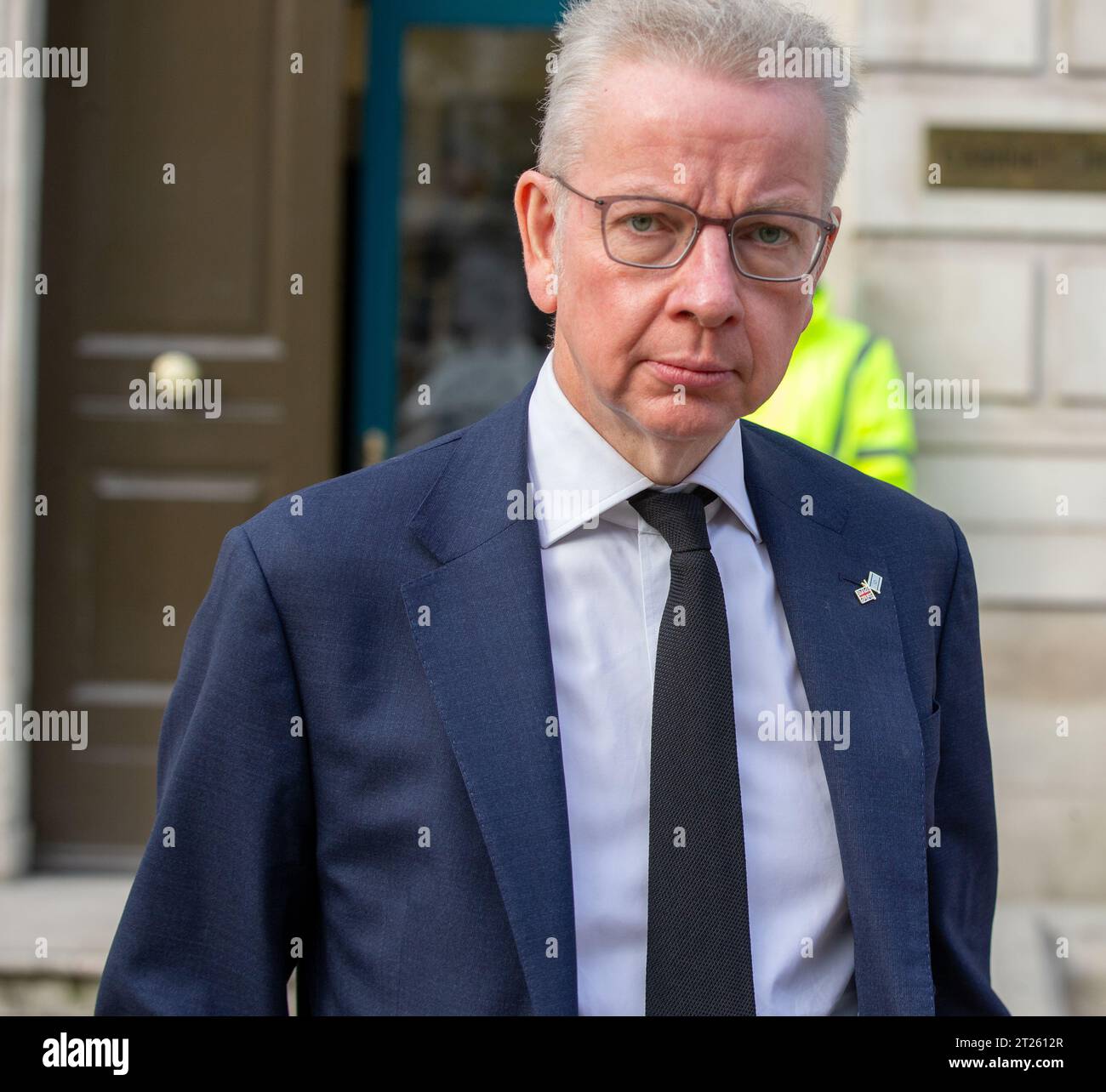 Londra, Regno Unito. 17 ottobre 2023. Michael Gove Segretario di Stato per il livellamento, gli alloggi e le comunità e Ministro per le relazioni intergovernative presso l'Ufficio del Gabinetto credito: Richard Lincoln/Alamy Live News Foto Stock