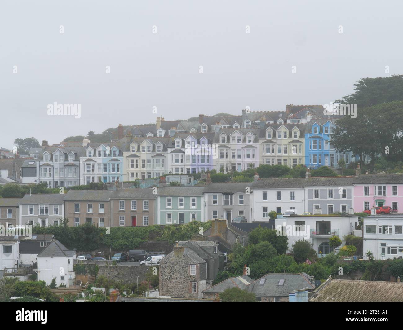 tipica fila inglese di case a st ives in cornovaglia, inghilterra Foto Stock