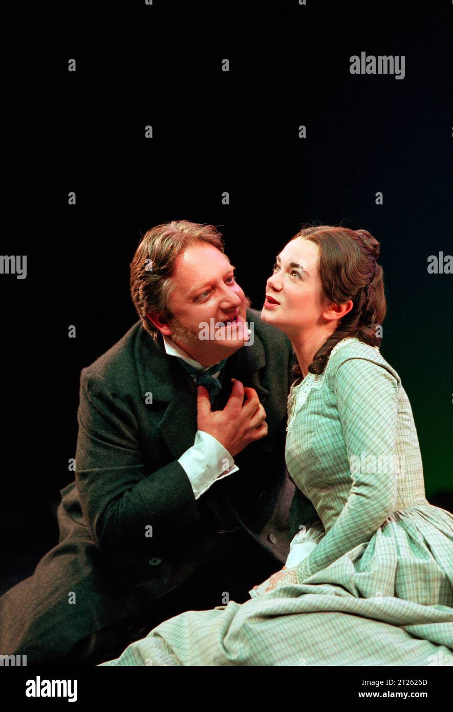 Simon Russell Beale (Alfred Evelyn), Victoria Hamilton (Clara Douglas) in MONEY di Edward Bulwer-Lytton all'Olivier Theatre, National Theatre (NT), Londra SE1 03/06/1999 musica: Jonathan dove design: Rob Howell illuminazione: Peter Mumford Movement: Jane Gibson regista: John Caird Foto Stock