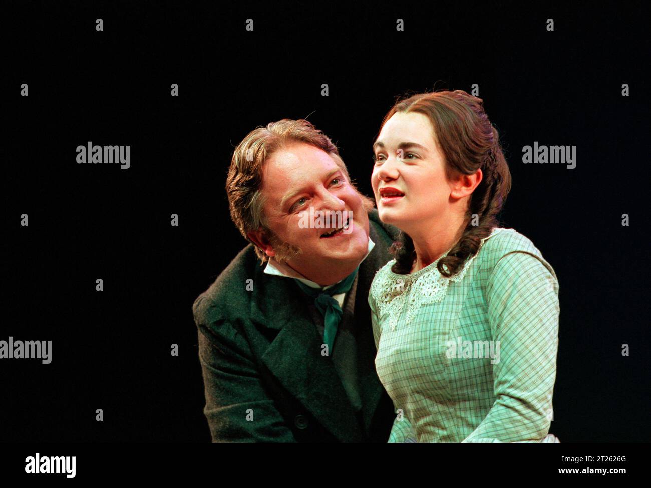 Simon Russell Beale (Alfred Evelyn), Victoria Hamilton (Clara Douglas) in MONEY di Edward Bulwer-Lytton all'Olivier Theatre, National Theatre (NT), Londra SE1 03/06/1999 musica: Jonathan dove design: Rob Howell illuminazione: Peter Mumford Movement: Jane Gibson regista: John Caird Foto Stock