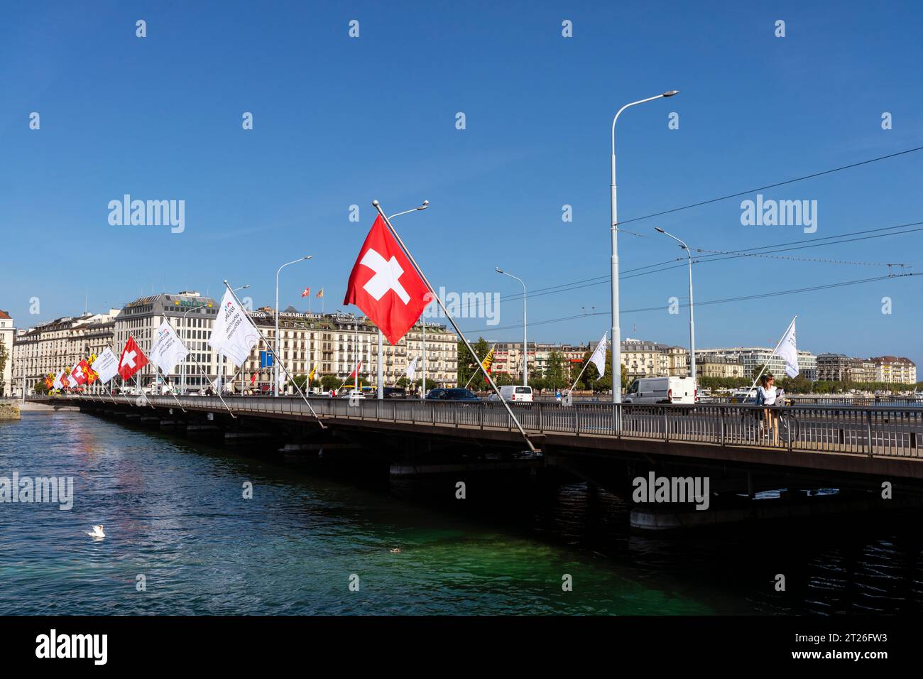 Vista panoramica della città di Ginevra e del ponte sul fiume Rodano, Cantone di Ginevra, Svizzera. Si trova sulle rive del Lago di Ginevra presso il poi Foto Stock
