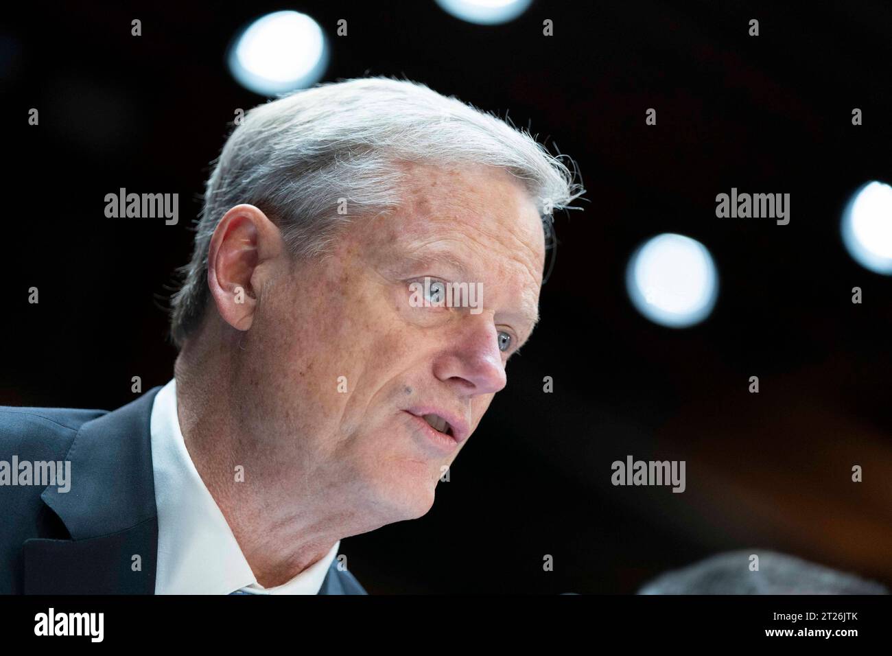 Washington, Stati Uniti. 17 ottobre 2023. Il presidente della National Collegiate Athletic Association (NCAA) Charlie Baker parla durante un'audizione del comitato giudiziario del Senato sulle regole del nome sportivo, dell'immagine e delle somiglianze del college al Campidoglio degli Stati Uniti a Washington, DC martedì 17 ottobre 2023. Foto di Bonnie Cash/UPI credito: UPI/Alamy Live News Foto Stock