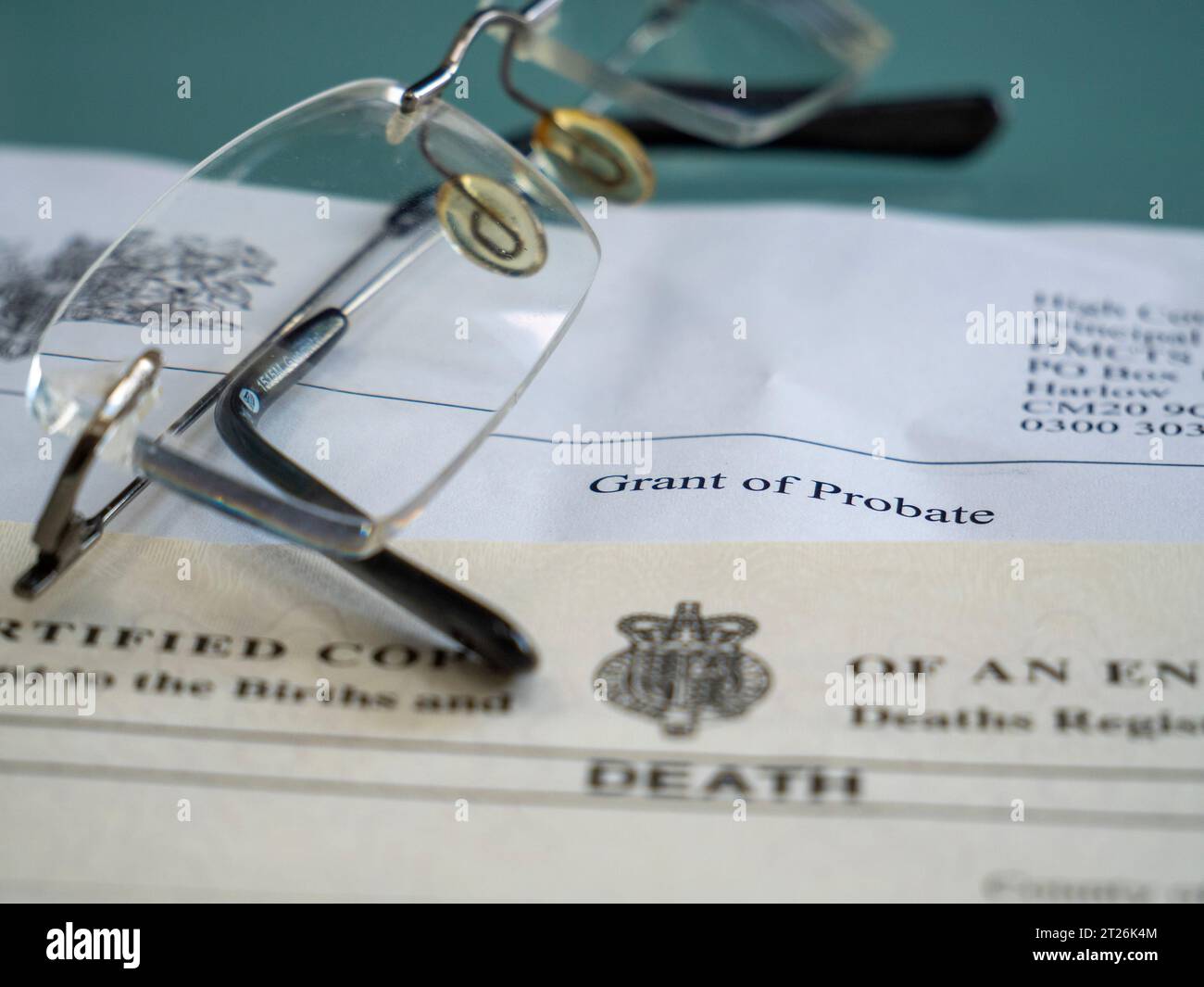 Concessione di Probate, un documento legale per vendere beni e saldare debiti, dopo che la persona ha lasciato un testamento, con certificato di morte Foto Stock