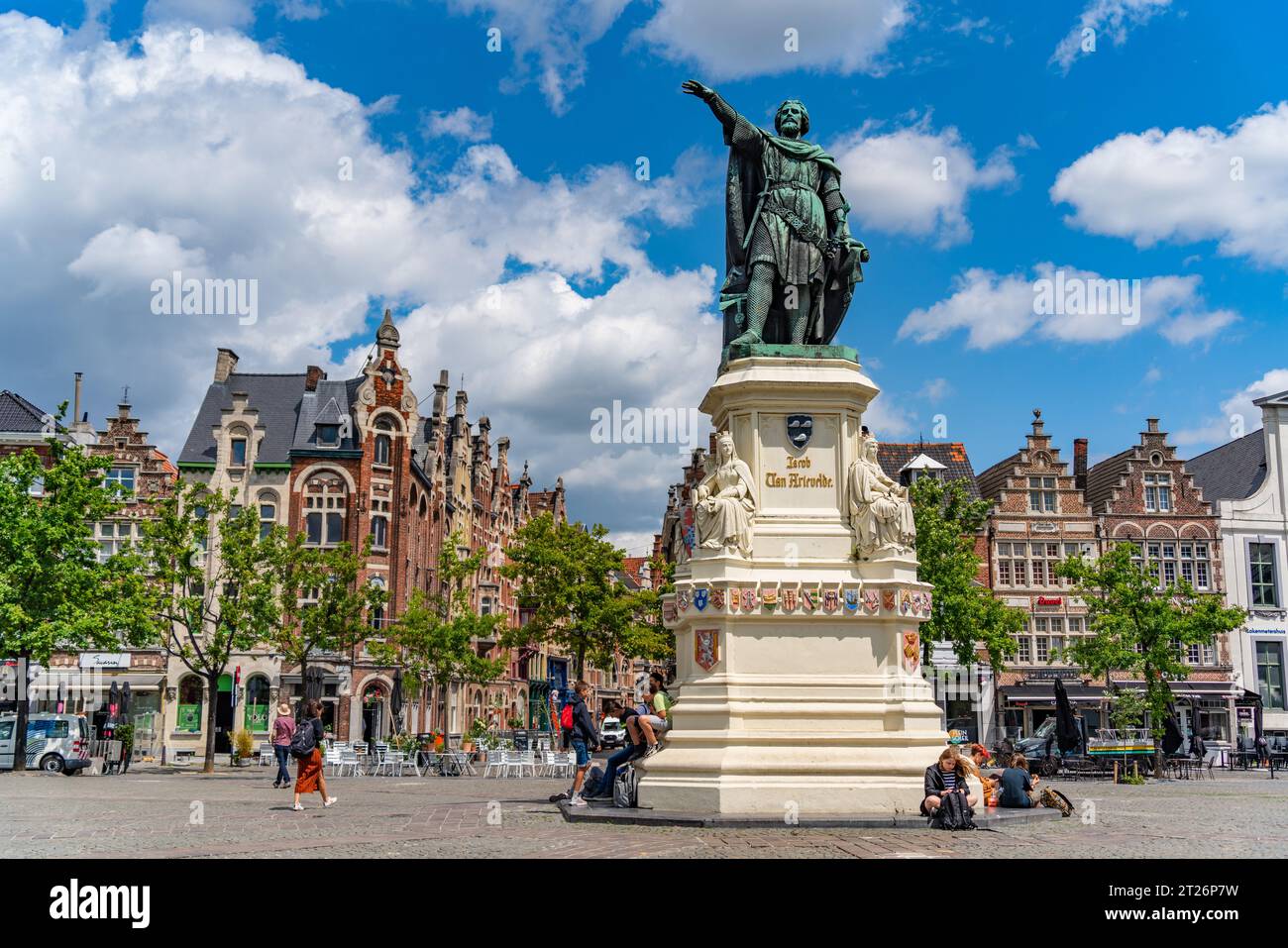 Statua di Jacob van Artevelde in piazza Vrijdagmarkt a Gand, Belgio Foto Stock