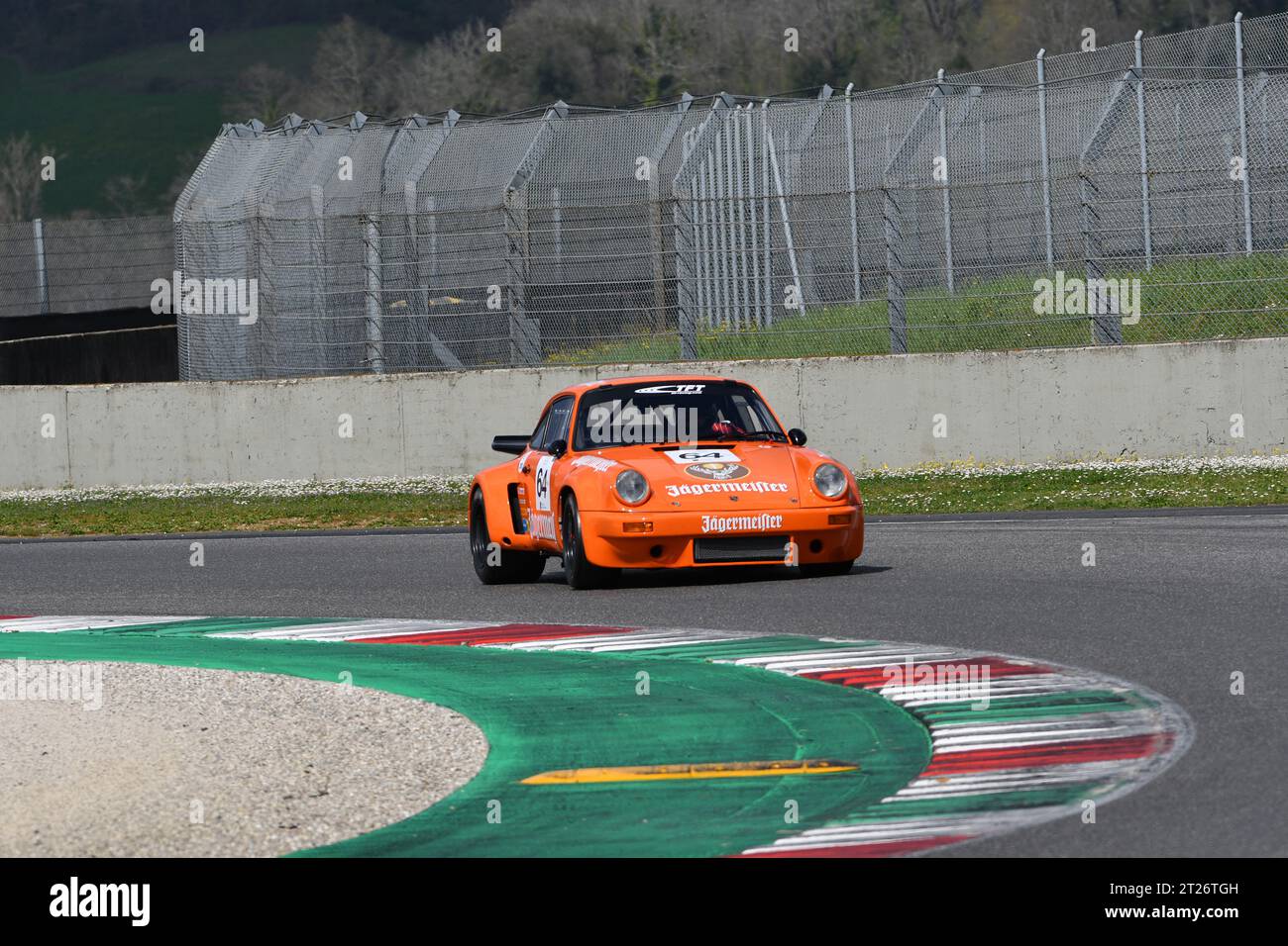 Scarperia, 2 aprile 2023: Porsche 911 Carrera RSR 3,0 dell'anno 1974 in azione durante il Mugello Classic 2023 sul circuito del Mugello in Italia. Foto Stock