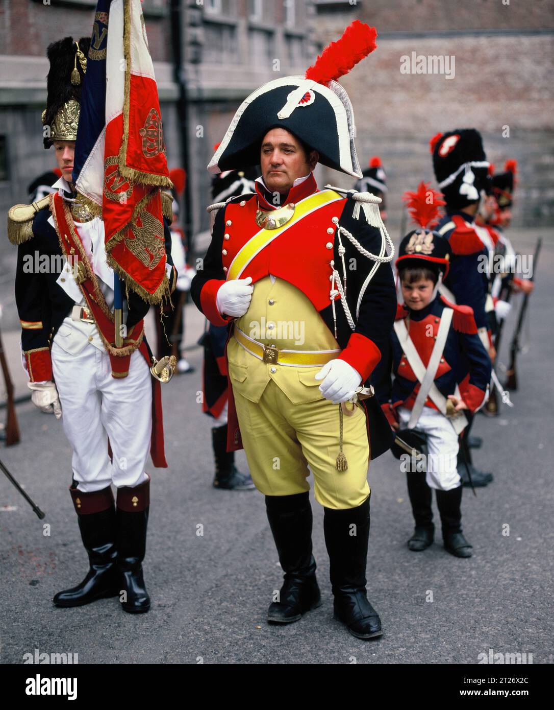 Francia. Alsazia. Obernai. Carnevale. Uomo vestito come Napoleone Bonaparte. Foto Stock