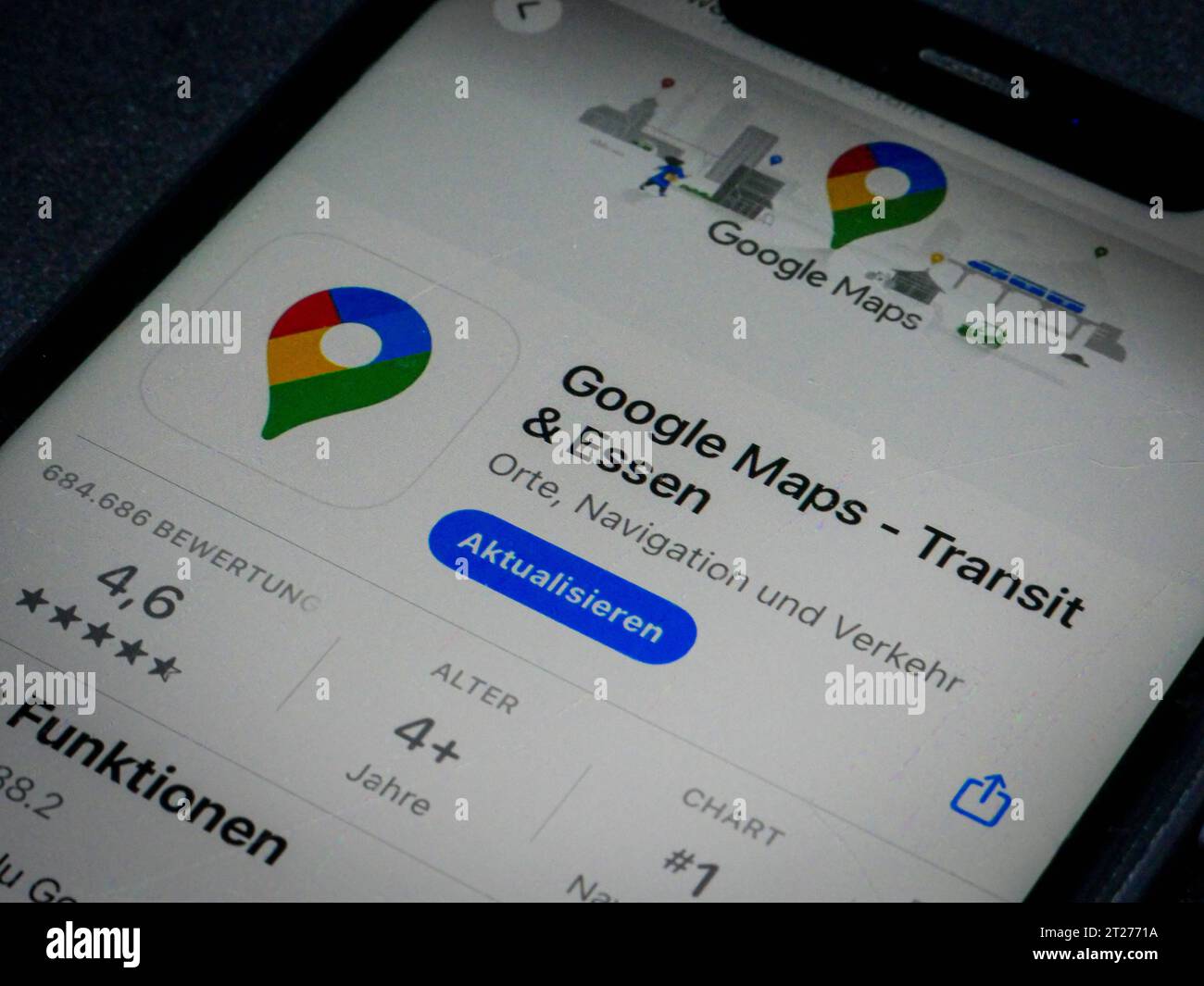 App Store - Apple 16.10.2023: Apple App Store auf einem iPhone. App Charts gratis Apps Google Maps - Transit & Essen *** App Store Apple 16 10 2023 App Store Apple su iPhone App Charts applicazioni gratuite Google Maps Transit food Credit: Imago/Alamy Live News Foto Stock