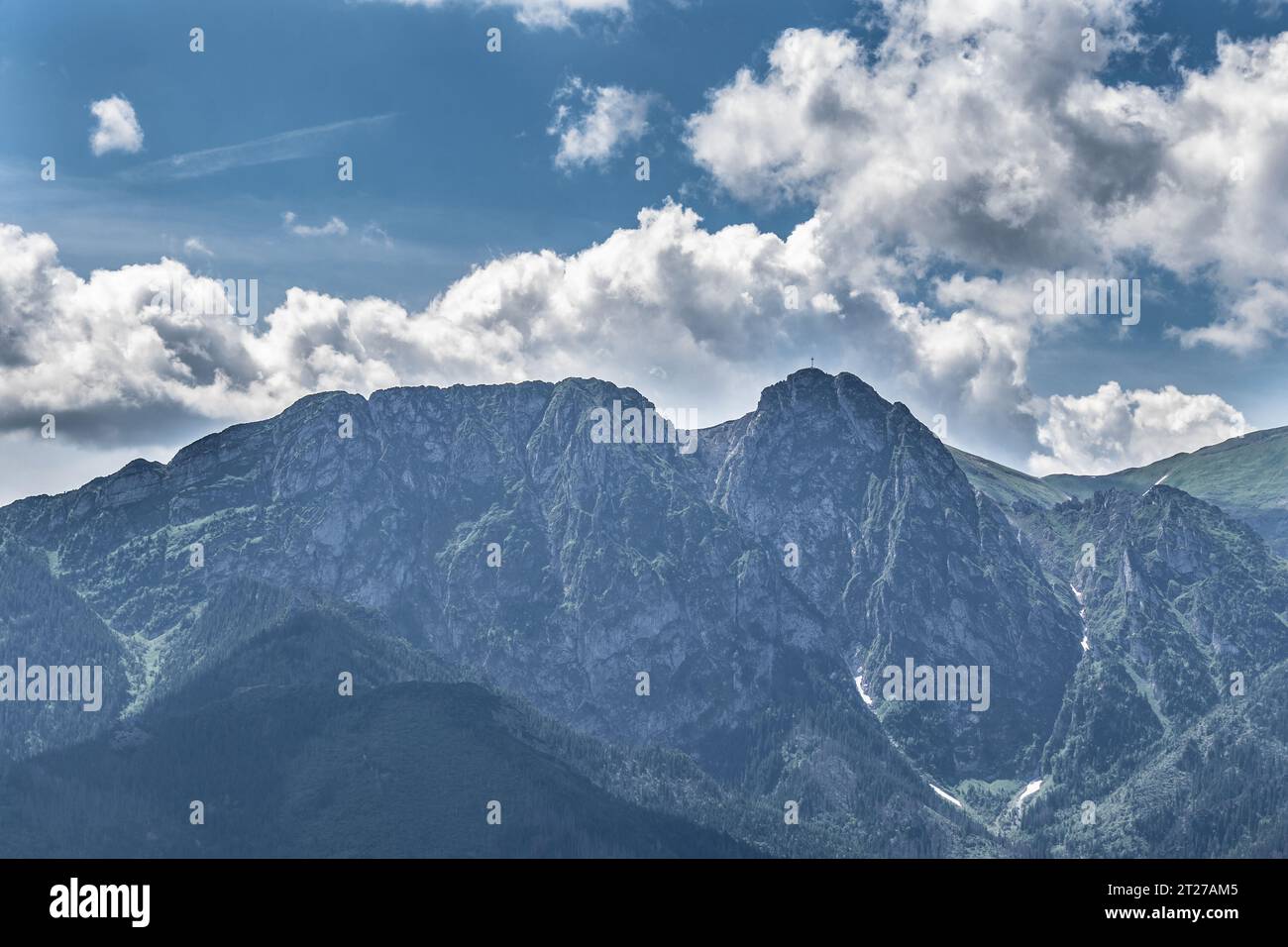 Vista sul monte Giewont nei monti Tatra polacchi Foto Stock