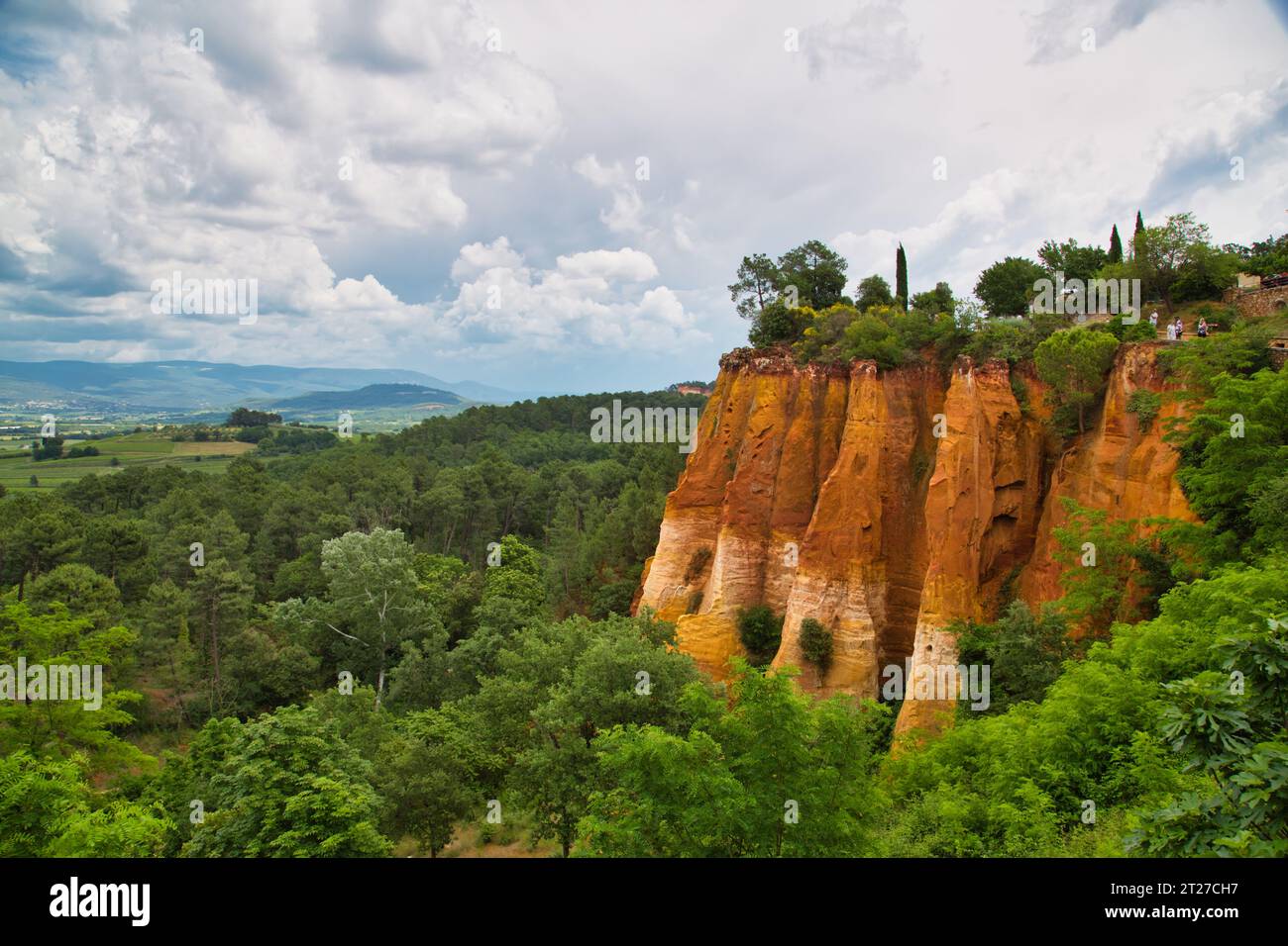 Famose rocce rosse a Roussillon (Les Ocres), Provenza, Francia Foto Stock