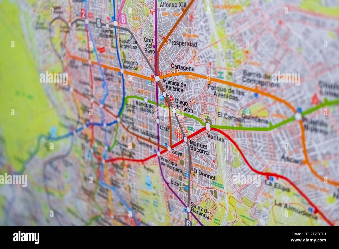 Madrid, Spagna - 10 ottobre 23: Dettaglio di una mappa della città di Madrid. Foto Stock