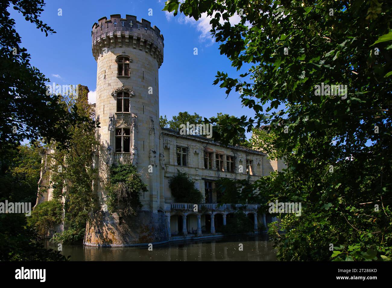 Torre sud di Château de la Mothe Chandeniers Foto Stock