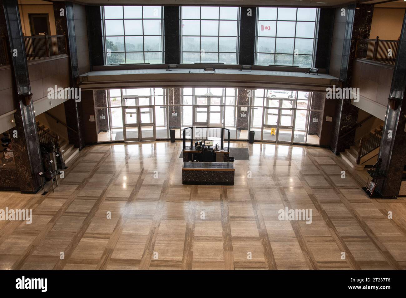 Ingresso all'interno dell'edificio provinciale della Confederazione in St John's, Newfoundland & Labrador, Canada Foto Stock
