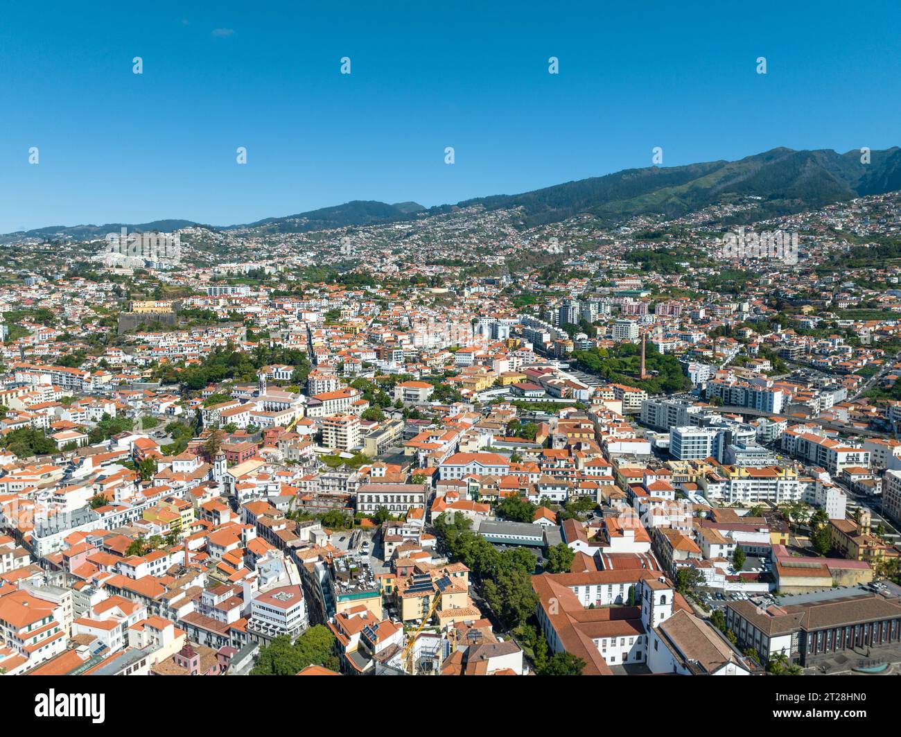 Panorama aereo della città di Funchal sull'isola di Madeira in Portogallo. Foto Stock