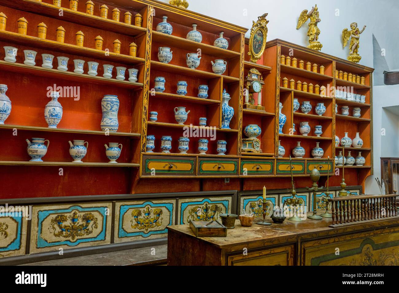 L'antica farmacia della chiesa francescana e del monastero nella città vecchia di Dubrovnik, nella Croazia meridionale. Foto Stock