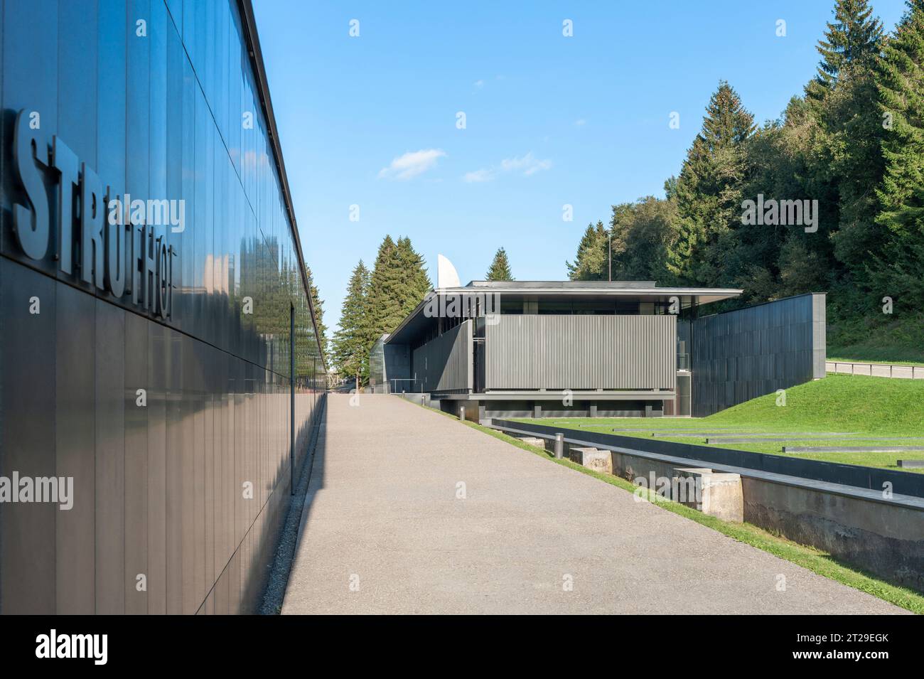 Centro europeo per i combattenti della resistenza deportati, esterno del museo dell'ex campo di concentramento di Natzweiler-Struthof, Natzwiller, Alsazia, Francia, EUR Foto Stock