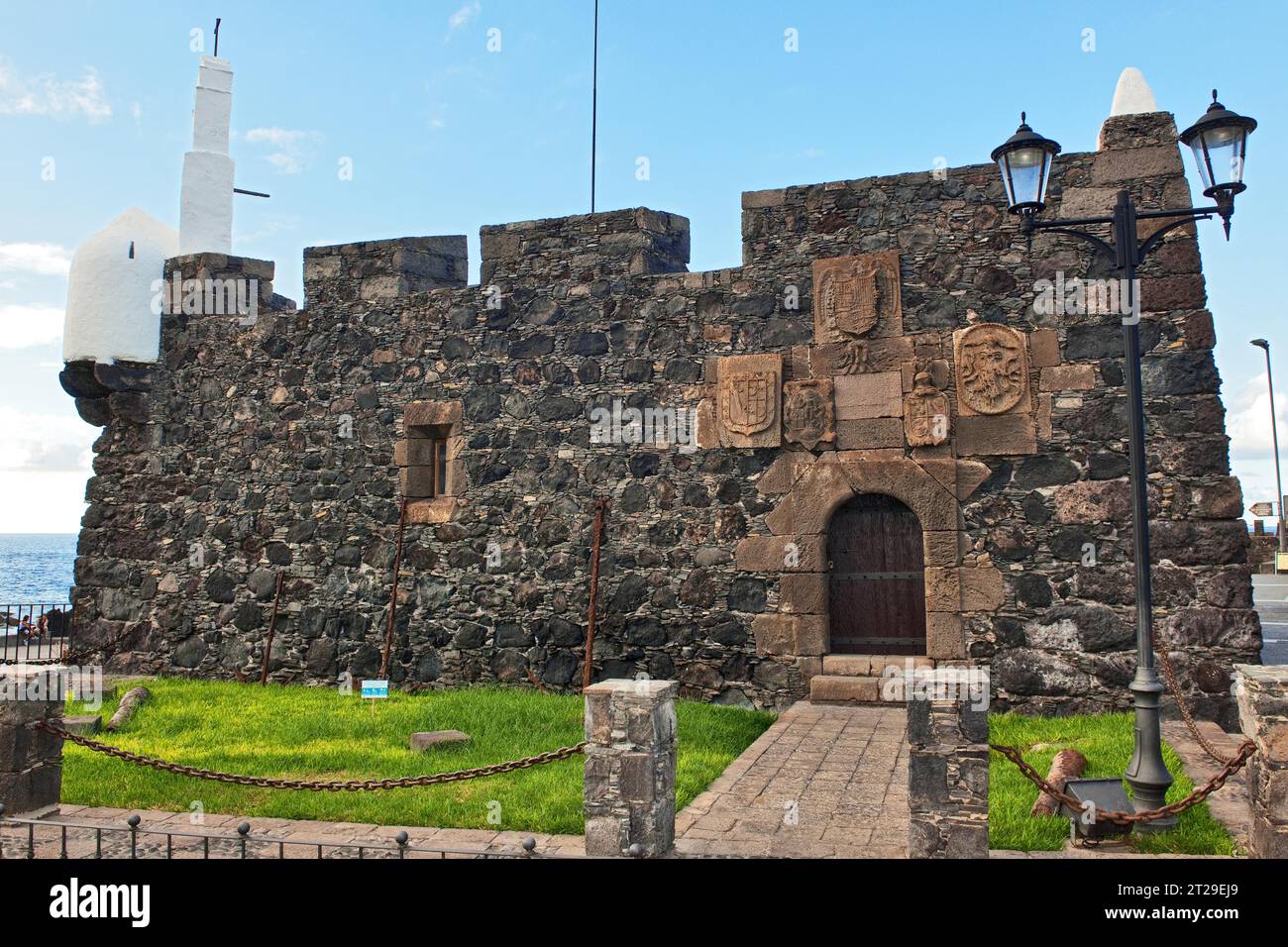 Museo castello storico piccola fortezza Castillo de San Miguel del XVI secolo anno 1575 nell'ex capitale di Tenerife Garachico, Garachico Foto Stock