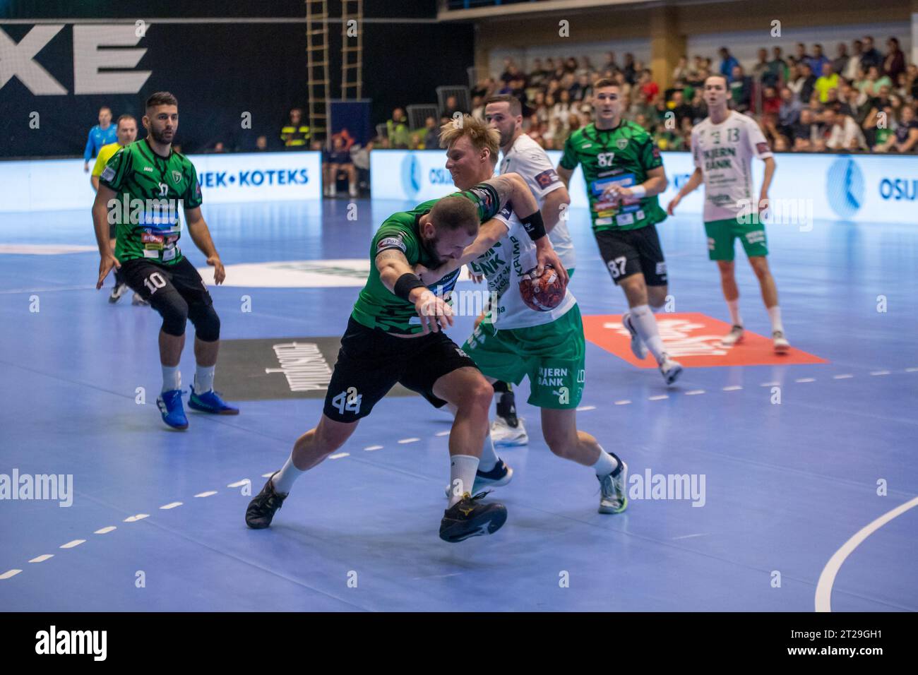 Nasice, Croazia. 17 ottobre 2023. Fahrudin Melic di RK Nexe in azione durante la EHF European League Group Stage Match tra RK Nexe e Skjern Handbold a OS Kralja Tomislava il 17 ottobre 2023 a Nasice, Croazia. Foto: Borna Jaksic/PIXSELL credito: Pixsell/Alamy Live News Foto Stock