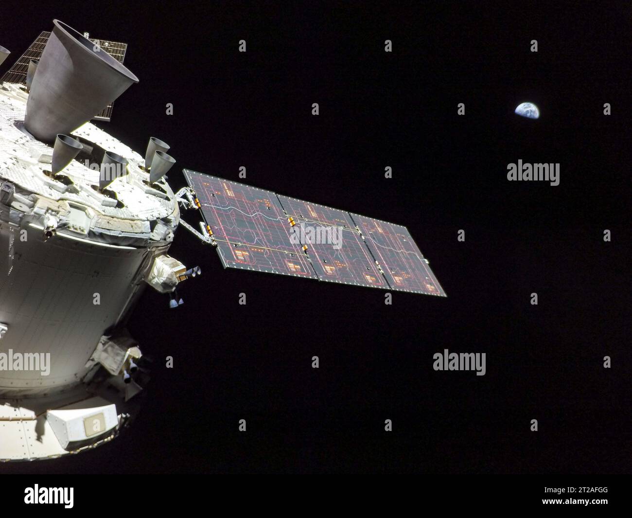 L'amministratore della NASA Bill Nelson e il presidente del CNES Dr. Philippe Baptiste firmarono un accordo per la Farside Seismic Suite (FSS) il 30 novembre 2022 presso la sede della NASA Mary W. Jackson. L'FSS restituirà i primi dati sismici lunari dall'altro lato della Luna, con il CNES che fornirà un sismometro, fornito tramite il Commercial Lunar Payload Services (CLPS) della NASA. Foto Stock