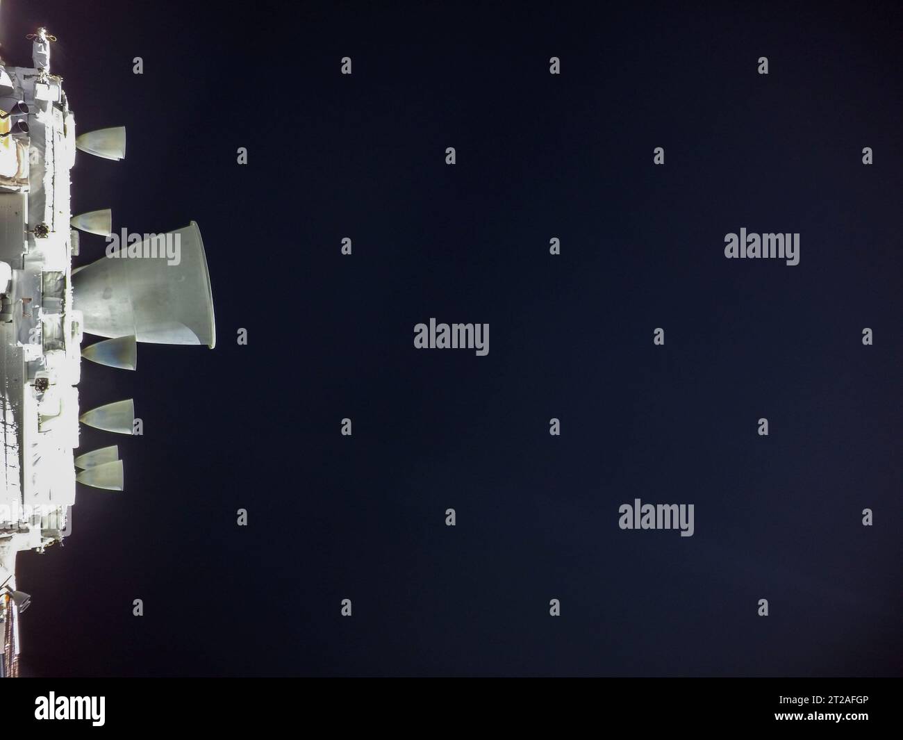 L'ingegnere di volo della Expedition 68 Koichi Wakata di JAXA lavora sull'indagine del sistema di integrazione neurale utilizzando i nematodi per studiare gli effetti della microgravità sul sistema nervoso, l'attività muscolare, il metabolismo e le reti neurali. La ricerca può fornire contromisure per la salute dell'equipaggio nelle missioni spaziali e contribuire a comprendere i cambiamenti neurali legati all'invecchiamento sulla Terra. Foto Stock