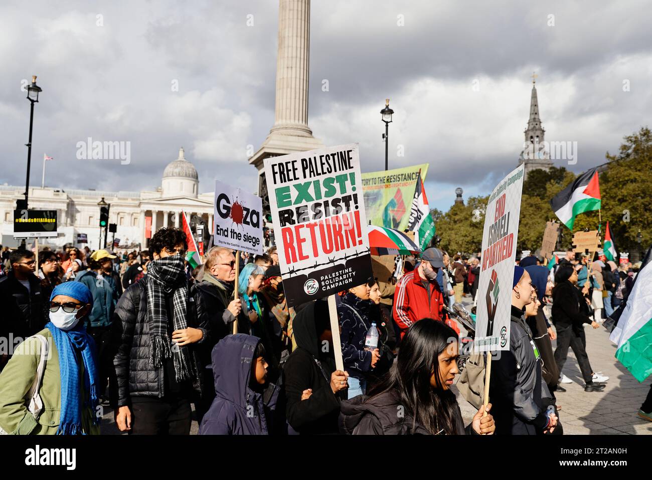 Inghilterra, Londra, Trafalgar Square, manifestanti pro Palestina marzo, 15 ottobre 2023. Foto Stock